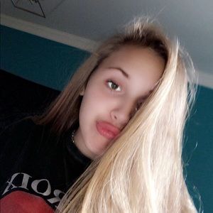 Meet your Posher, Caroline